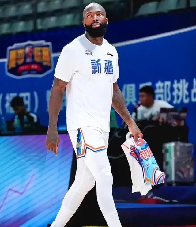 关于赛场上风云变幻，球员们的表现令人瞩目的信息