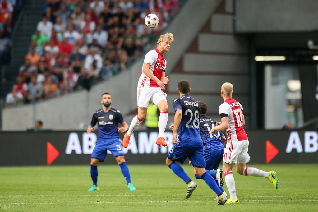 阿贾克斯客场大胜埃因霍温晋级荷甲领先 阿贾克斯客场大胜埃因霍温晋级荷甲领先
