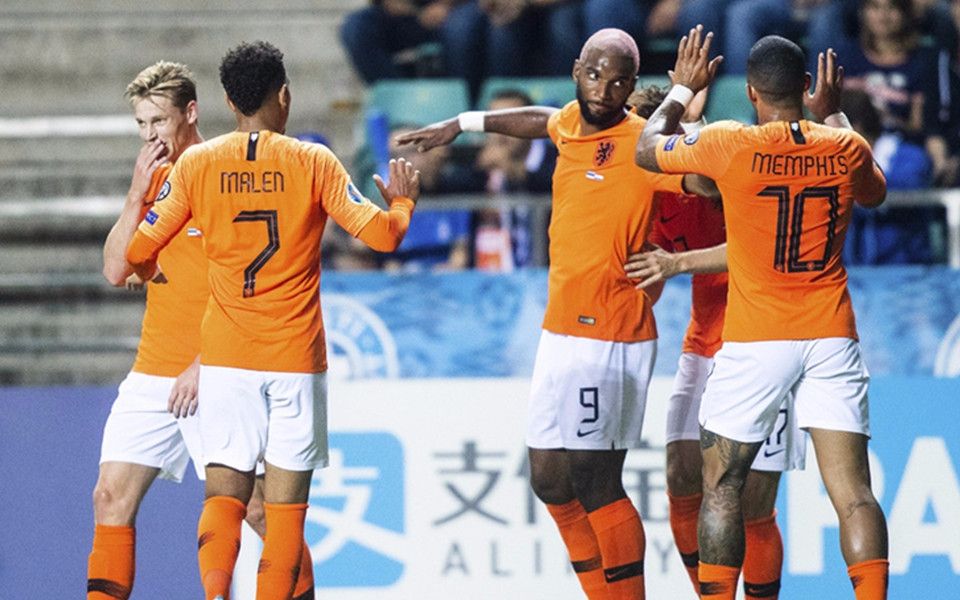 荷兰主场击败爱沙尼亚，提前晋级