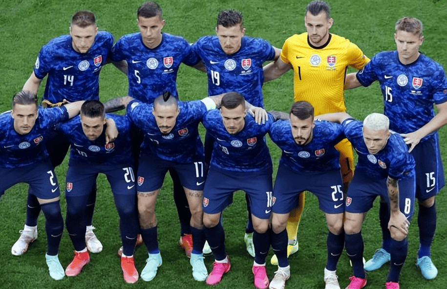 奥地利队在对阵法国的比赛中遭遇强大对手 奥地利队在对阵法国的比赛中遭遇强大对手