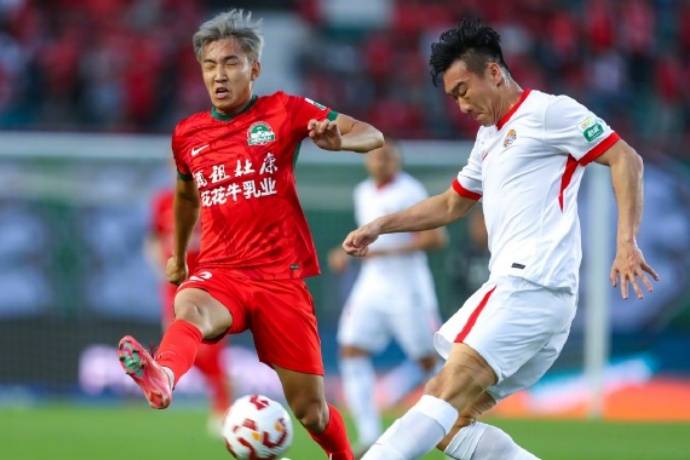 布卢姆菲尔德逆转战胜对手,取得宝贵三分的简单介绍 布卢姆菲尔德逆转战胜对手,取得宝贵三分的简单介绍