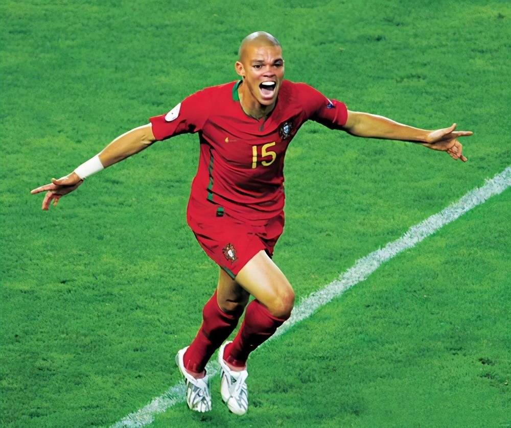 关于罗马新援挺身而出,成为球队火力担当的信息 关于罗马新援挺身而出,成为球队火力担当的信息