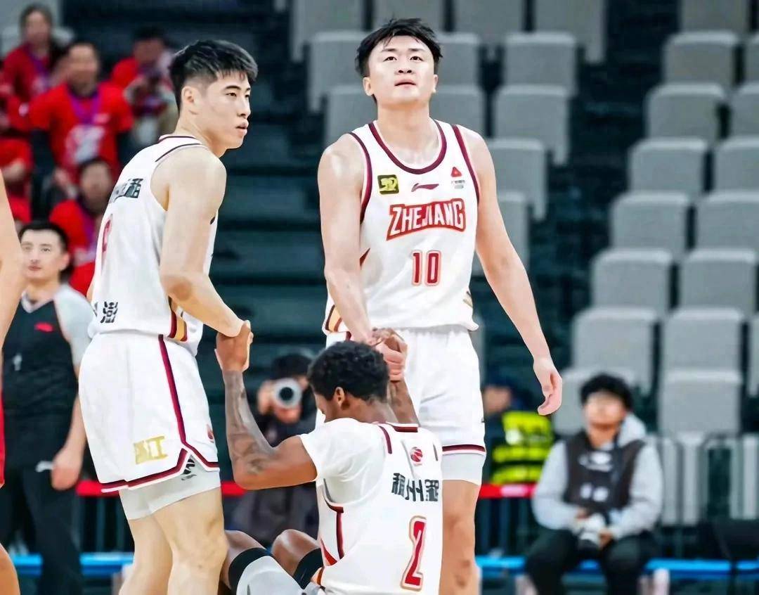 关于今日篮球盛事:福建战队成功捍卫主场的信息 关于今日篮球盛事:福建战队成功捍卫主场的信息