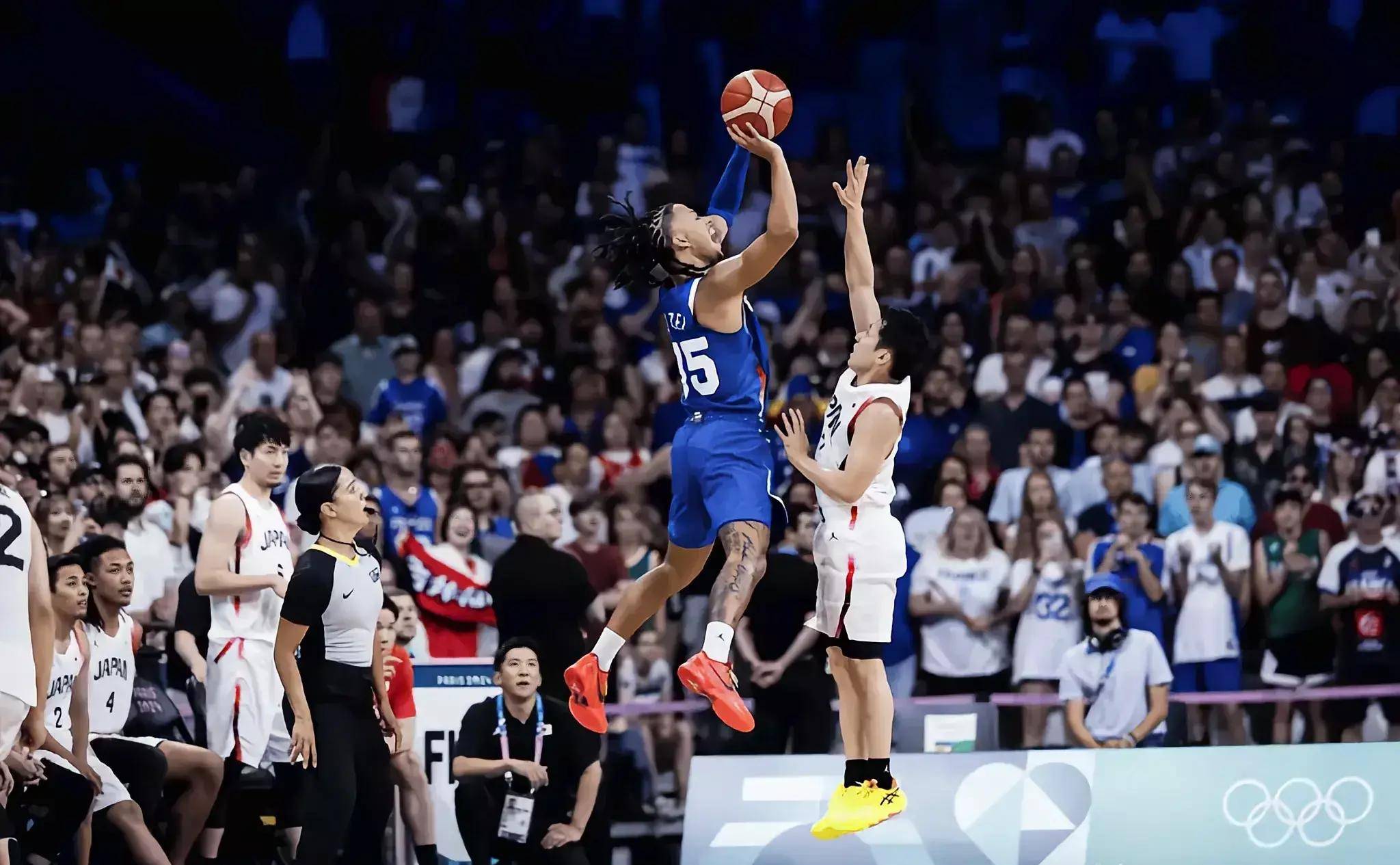 包含顶级篮球联赛展现激烈角逐,球员斗志昂扬的词条 包含顶级篮球联赛展现激烈角逐,球员斗志昂扬的词条