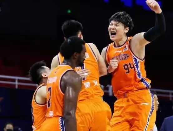 关于上海队队员状态回暖,冲刺总冠军的信息 关于上海队队员状态回暖,冲刺总冠军的信息