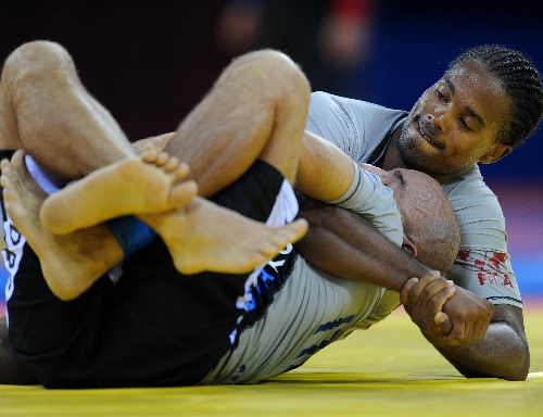 马德里双雄展开角逐神秘势力悄然崛起的简单介绍 马德里双雄展开角逐神秘势力悄然崛起的简单介绍