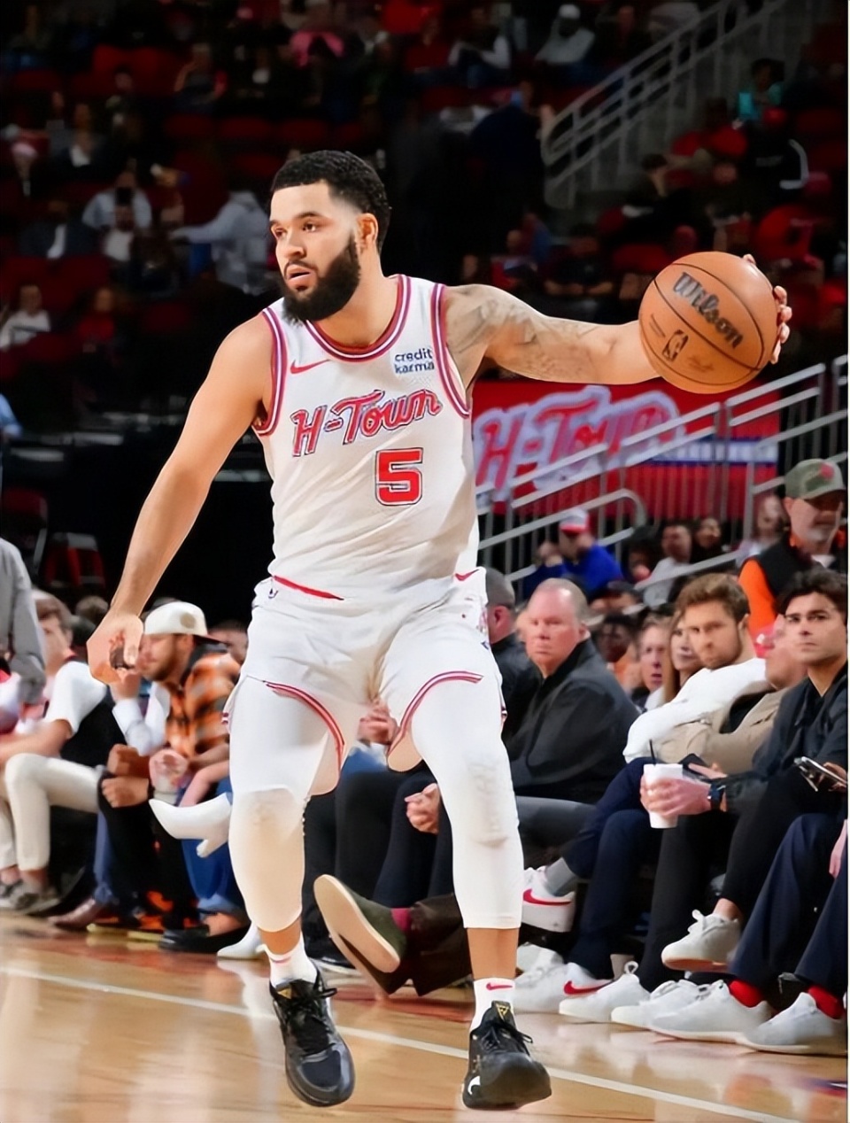 火箭老将复出，带领球队反扑逆转的简单介绍