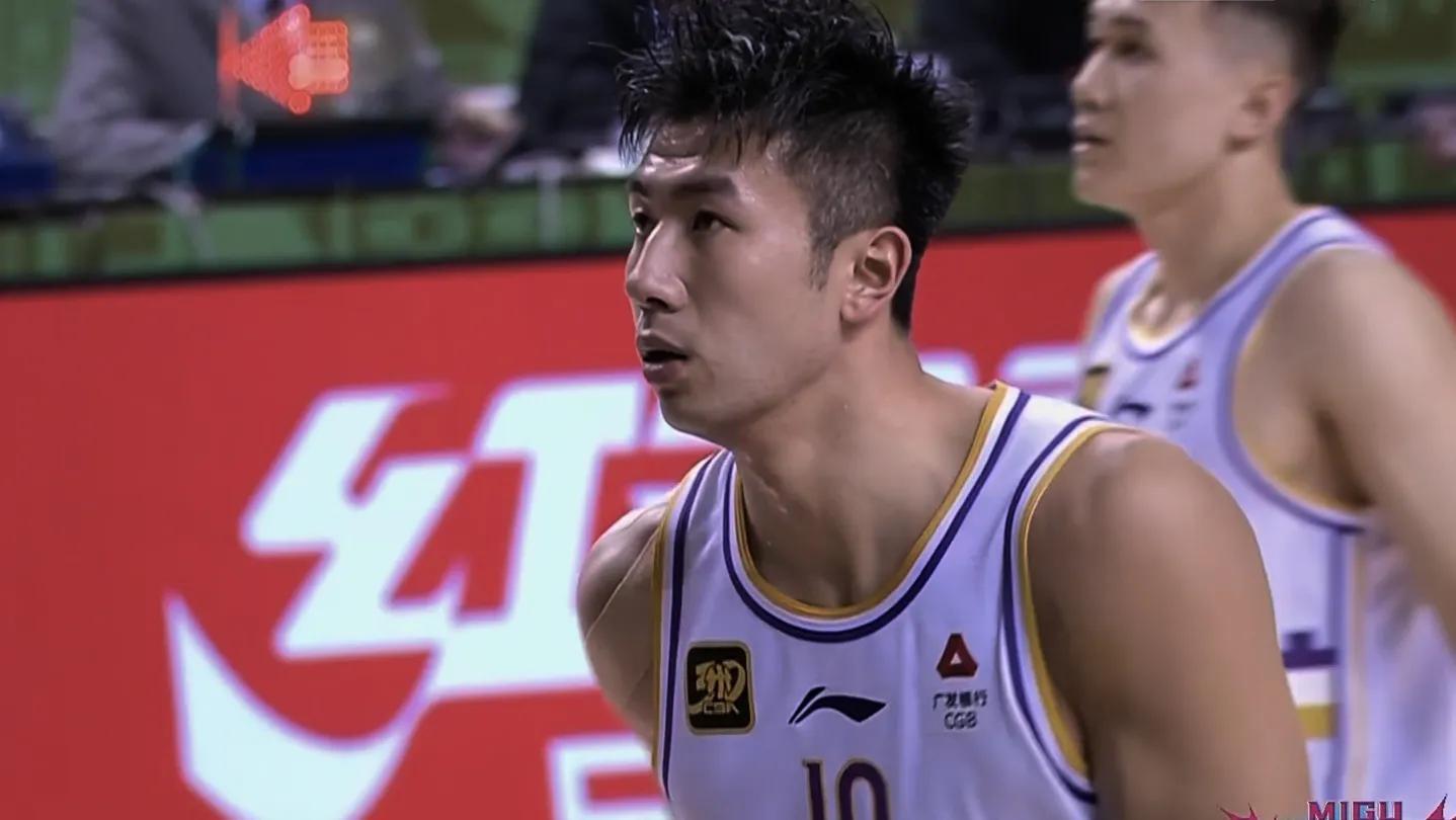 江苏男篮球员发挥出色,全队逐渐找回状态 江苏男篮球员发挥出色,全队逐渐找回状态