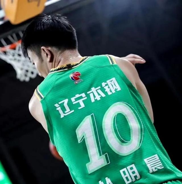 CBA球员赛后首次露面,活动现场人气爆棚的简单介绍 CBA球员赛后首次露面,活动现场人气爆棚的简单介绍