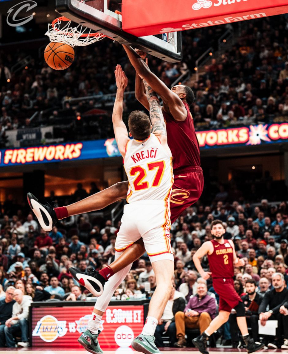 猛龙球迷为球队取得的连胜感到自豪 猛龙球迷为球队取得的连胜感到自豪