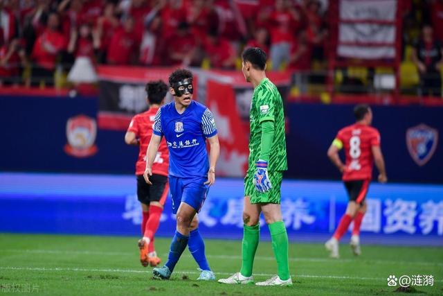 挑战极限:中超球员在赛场上尽展实力,迎接新挑战的简单介绍 挑战极限:中超球员在赛场上尽展实力,迎接新挑战的简单介绍