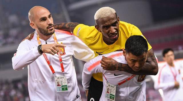 恒大外援发威华夏遭遇惨败 恒大外援发威华夏遭遇惨败