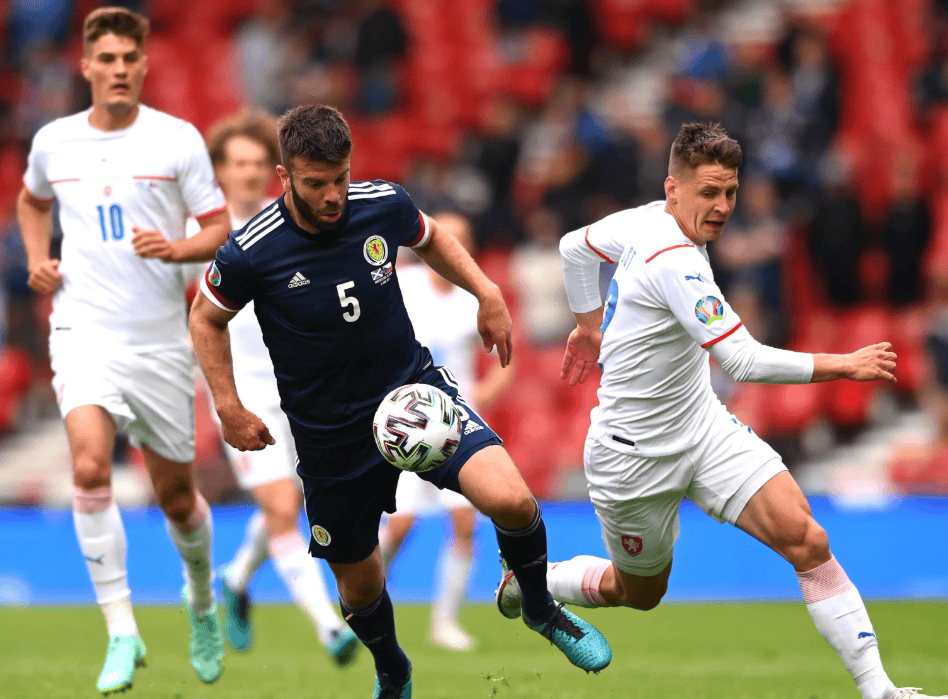 埃尔切主场迎战巴拉多利德,火力全开争夺胜利 埃尔切主场迎战巴拉多利德,火力全开争夺胜利