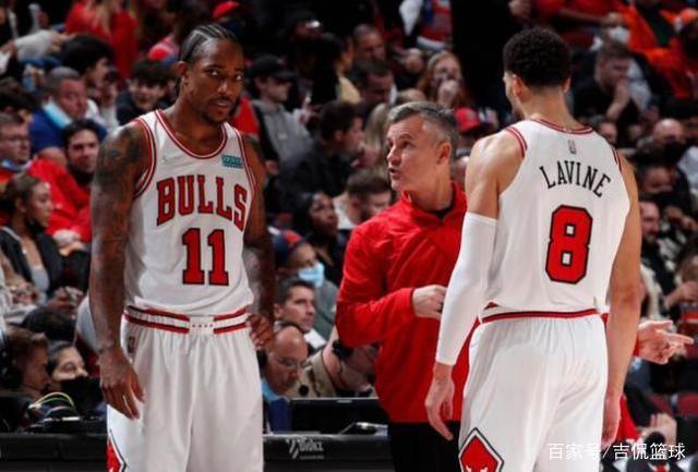 特内里费队再掀胜利风暴,球迷欢呼的简单介绍 特内里费队再掀胜利风暴,球迷欢呼的简单介绍