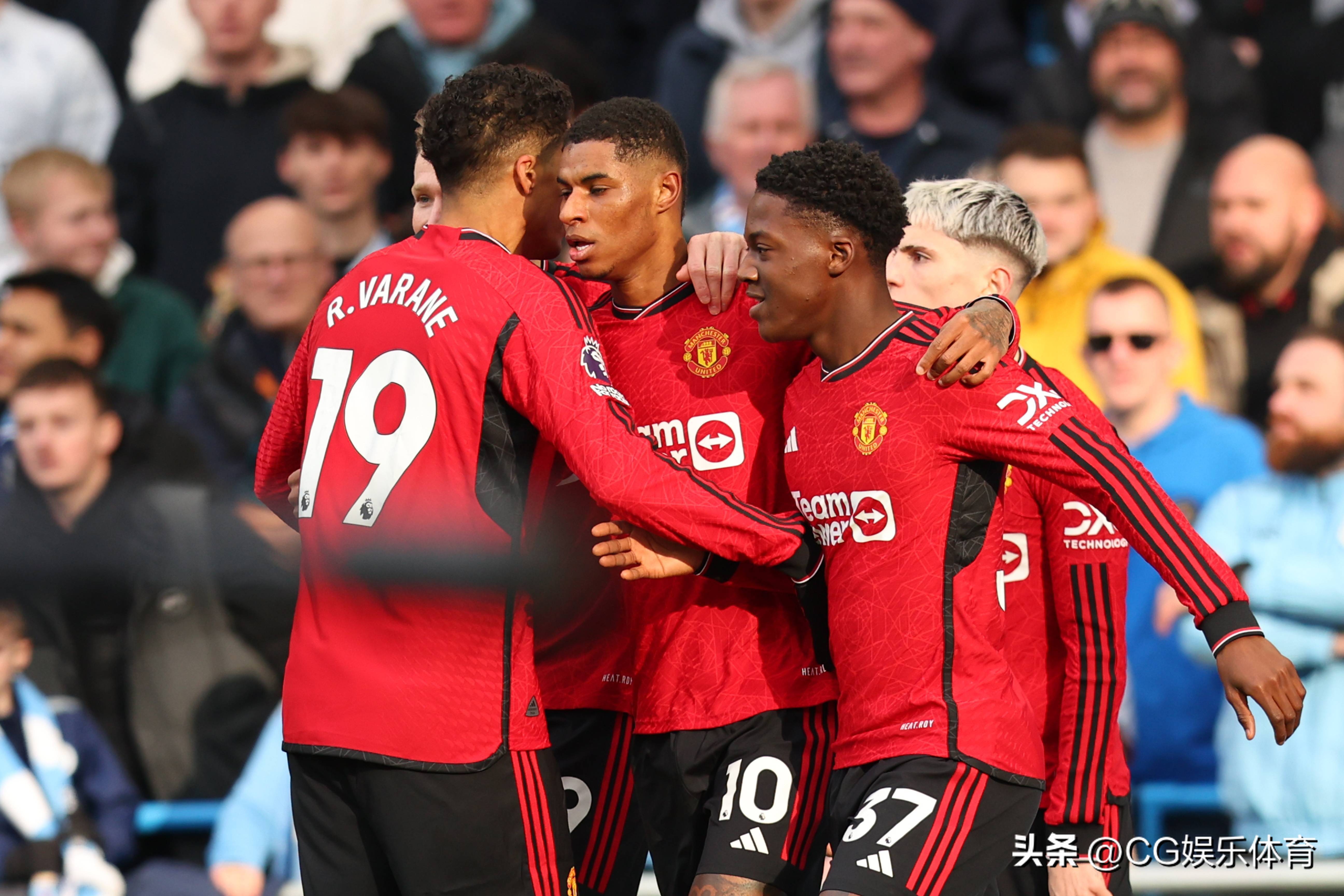 蓝军挑战巴萨,英超德比降临 蓝军挑战巴萨,英超德比降临