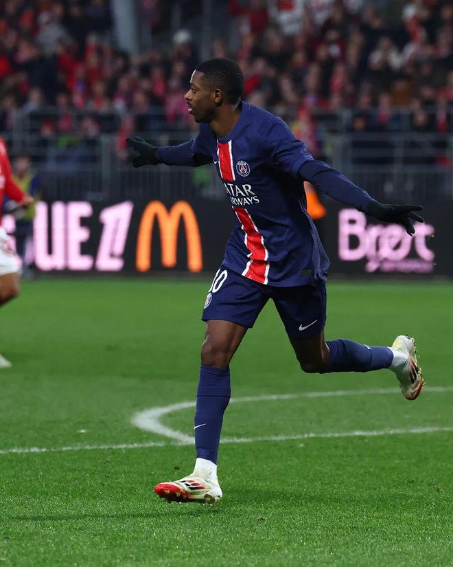 布雷斯特队主场大胜，豪取法甲两连胜