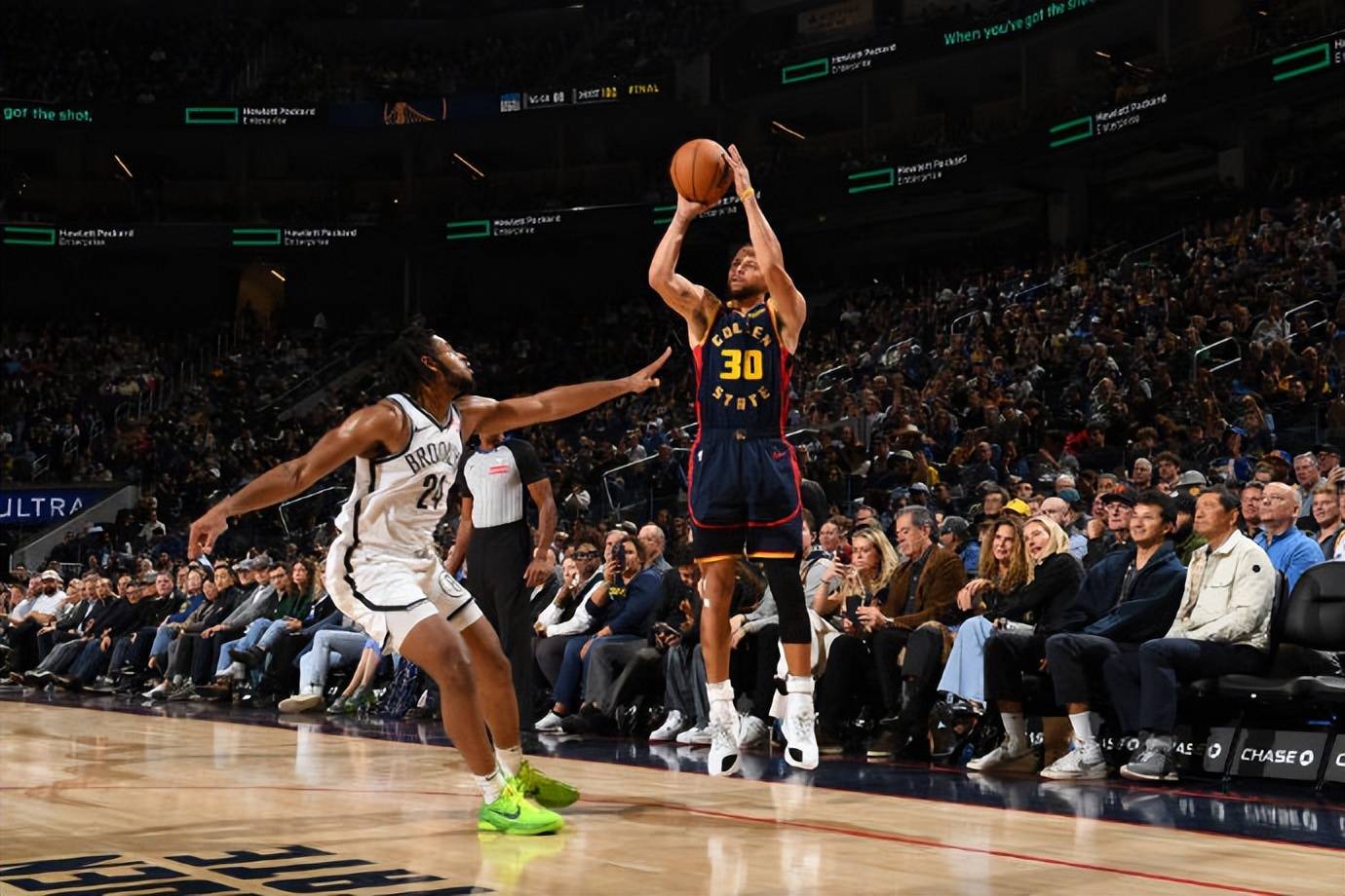 篮网信心回升雄狮遭遇逆转,库里时刻拯救球队不让一点机会 篮网信心回升雄狮遭遇逆转,库里时刻拯救球队不让一点机会