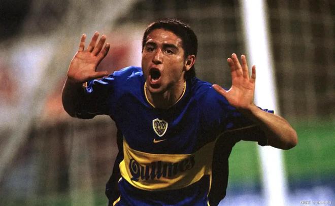 足坛传奇再登场,球场上的英雄迎来挑战 足坛传奇再登场,球场上的英雄迎来挑战