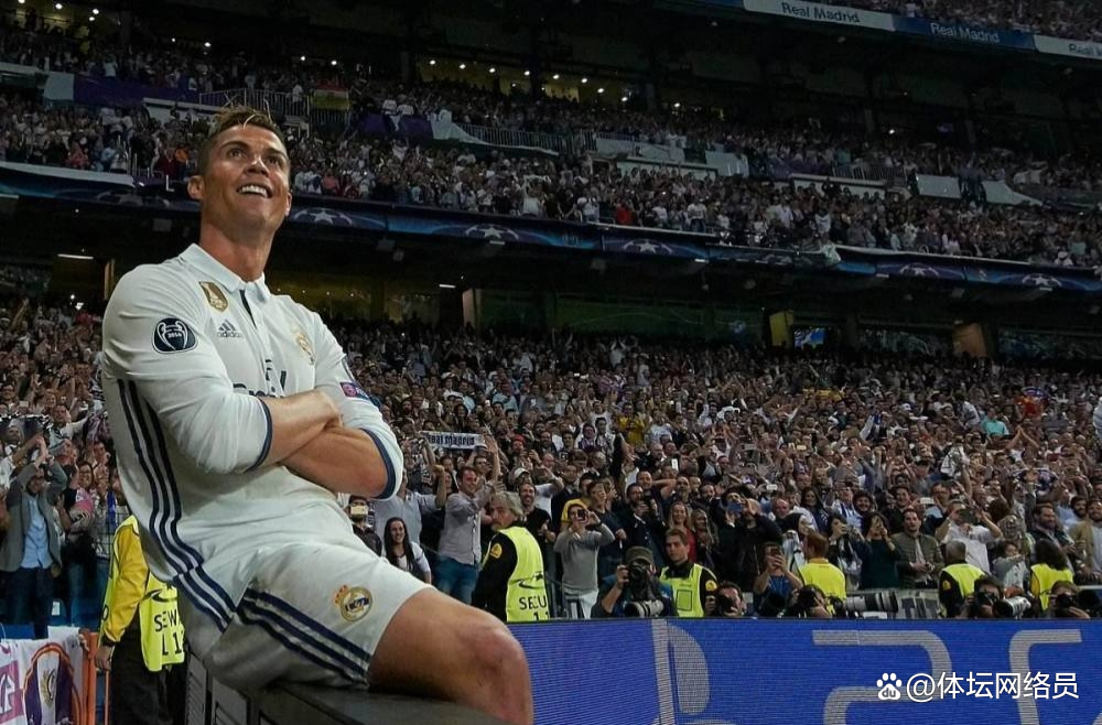 足坛传奇再登场,球场上的英雄迎来挑战 足坛传奇再登场,球场上的英雄迎来挑战