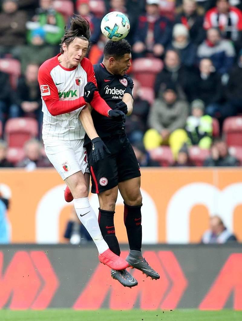 包含法兰克福客场取得胜利，保持连胜势头的词条