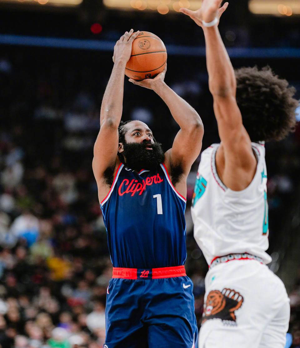 快船战胜爵士，取得系列赛首胜