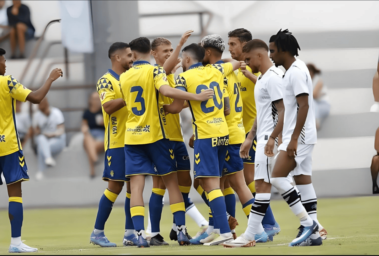 塞维利亚主场惨败,晋级形势堪忧 塞维利亚主场惨败,晋级形势堪忧