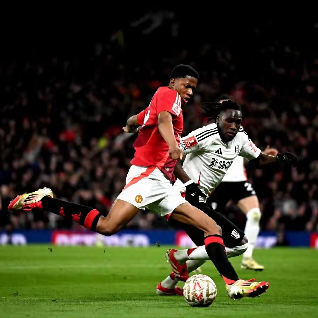 足球比赛中的情感碰撞,引人关注 足球比赛中的情感碰撞,引人关注