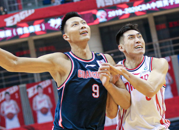 山西队以团队合作,顽强抵抗对手 山西队以团队合作,顽强抵抗对手