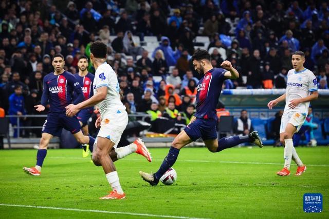 大巴黎在法甲比赛中保持全胜