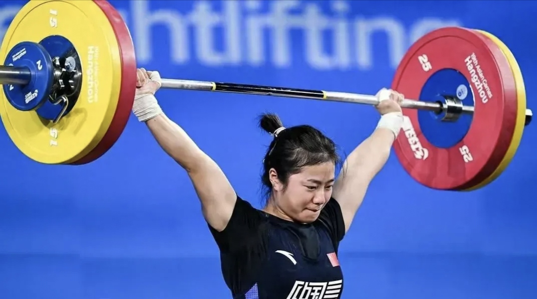 举重项目选手强势出击,赛场上尽显魅力的简单介绍 举重项目选手强势出击,赛场上尽显魅力的简单介绍