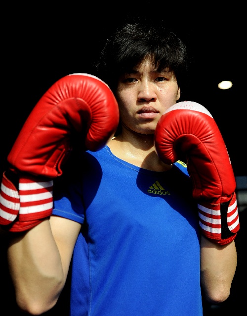 突尼斯运动员勇夺拳击比赛冠军 突尼斯运动员勇夺拳击比赛冠军