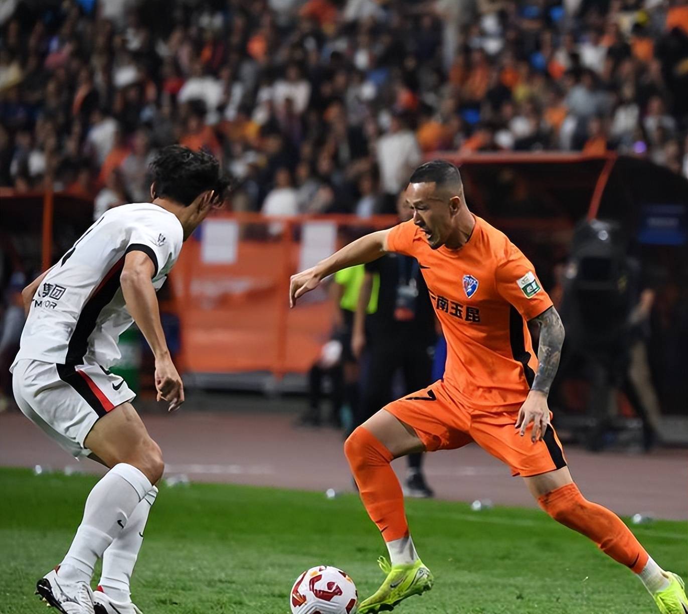 关于球员个人技术表现抢眼,助球队取胜的信息 关于球员个人技术表现抢眼,助球队取胜的信息