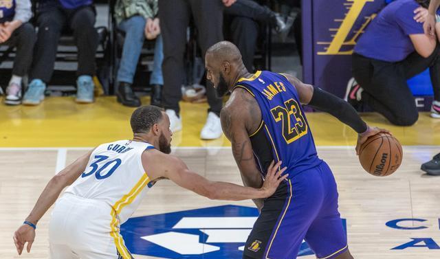 关于勇士队再次击败独行侠队,继续领跑西部的信息 关于勇士队再次击败独行侠队,继续领跑西部的信息