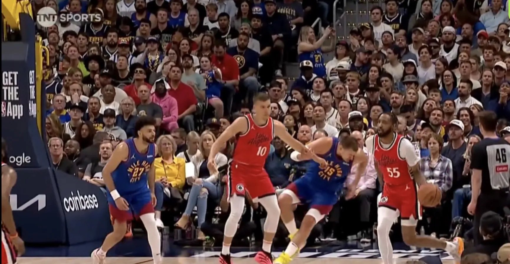 快船客场惨败掘金,遭遇两连败 快船客场惨败掘金,遭遇两连败