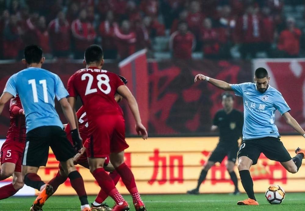 上港客场惊险逆转华夏幸福,登顶 上港客场惊险逆转华夏幸福,登顶