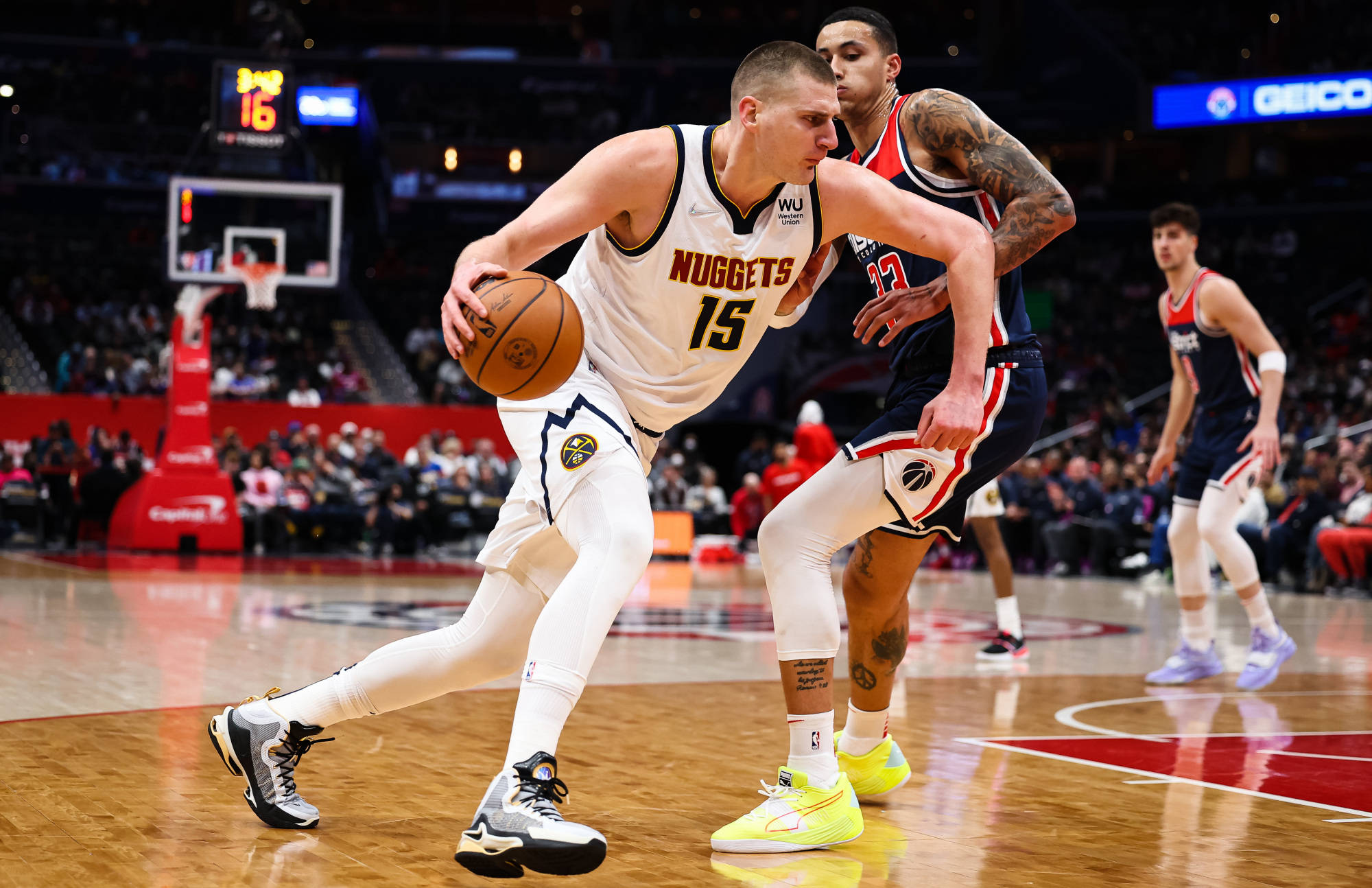 关于黄蜂队在主场战胜掘金统共内线分的信息 关于黄蜂队在主场战胜掘金统共内线分的信息