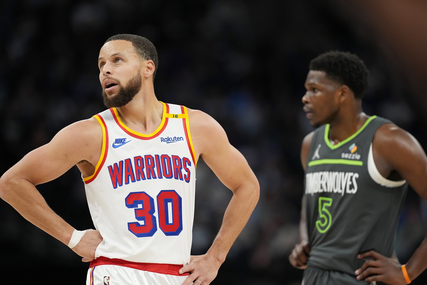 巴克利怒斥球员不给力,火箭队需改进 巴克利怒斥球员不给力,火箭队需改进