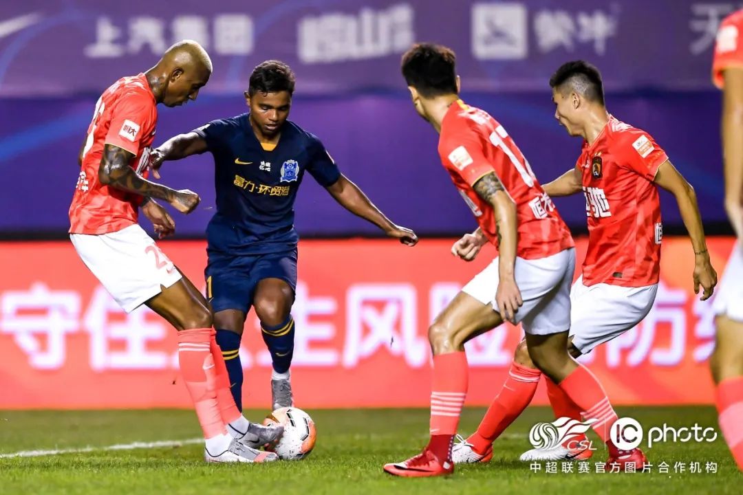 阿尔科伦对阵奥维耶多,争取胜利 阿尔科伦对阵奥维耶多,争取胜利