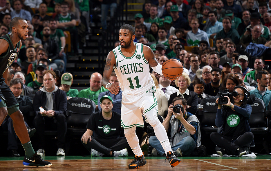 雄鹿险胜快船,欧文刷新纪录 雄鹿险胜快船,欧文刷新纪录