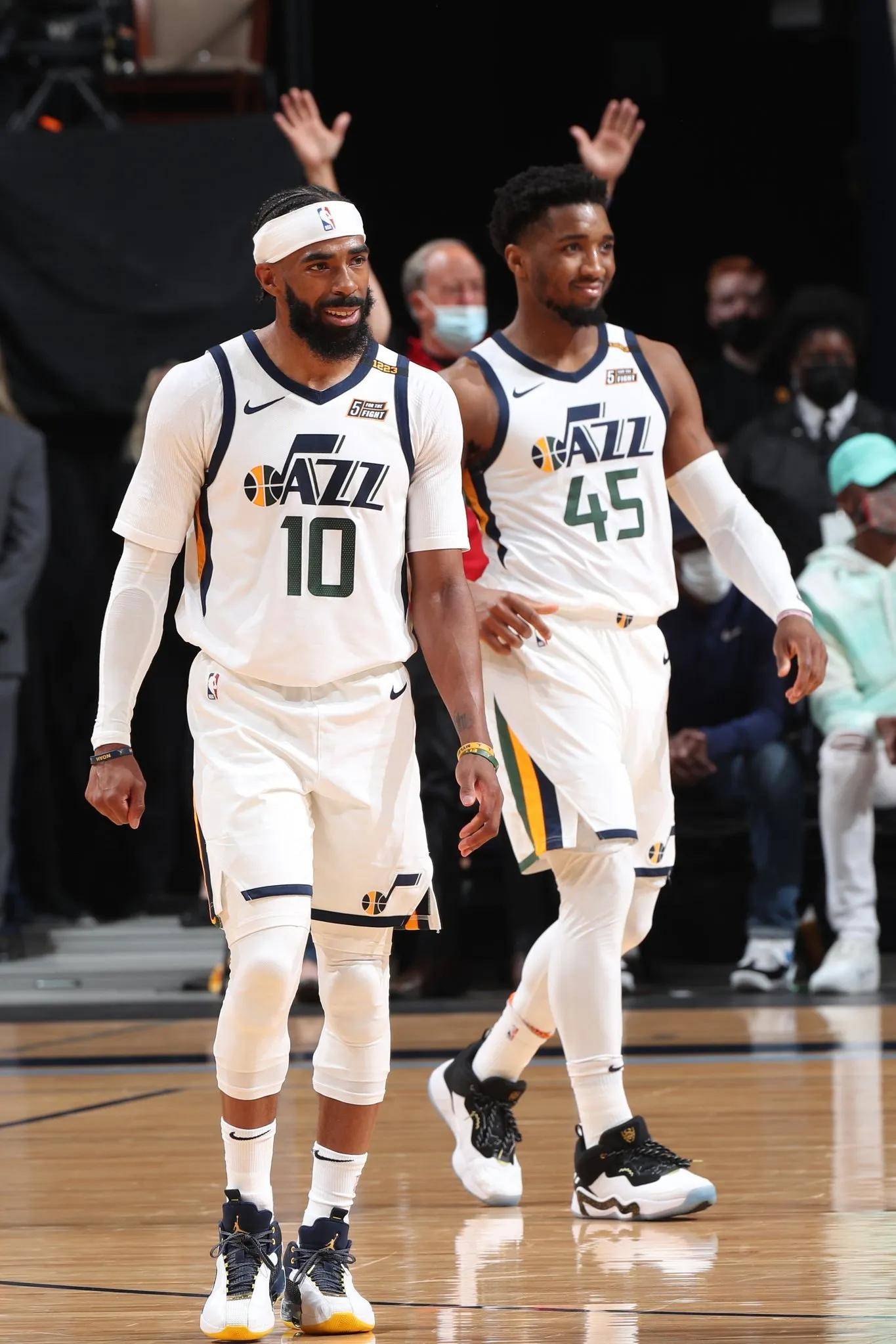 爵士力克灰熊，保罗扛起全队的简单介绍