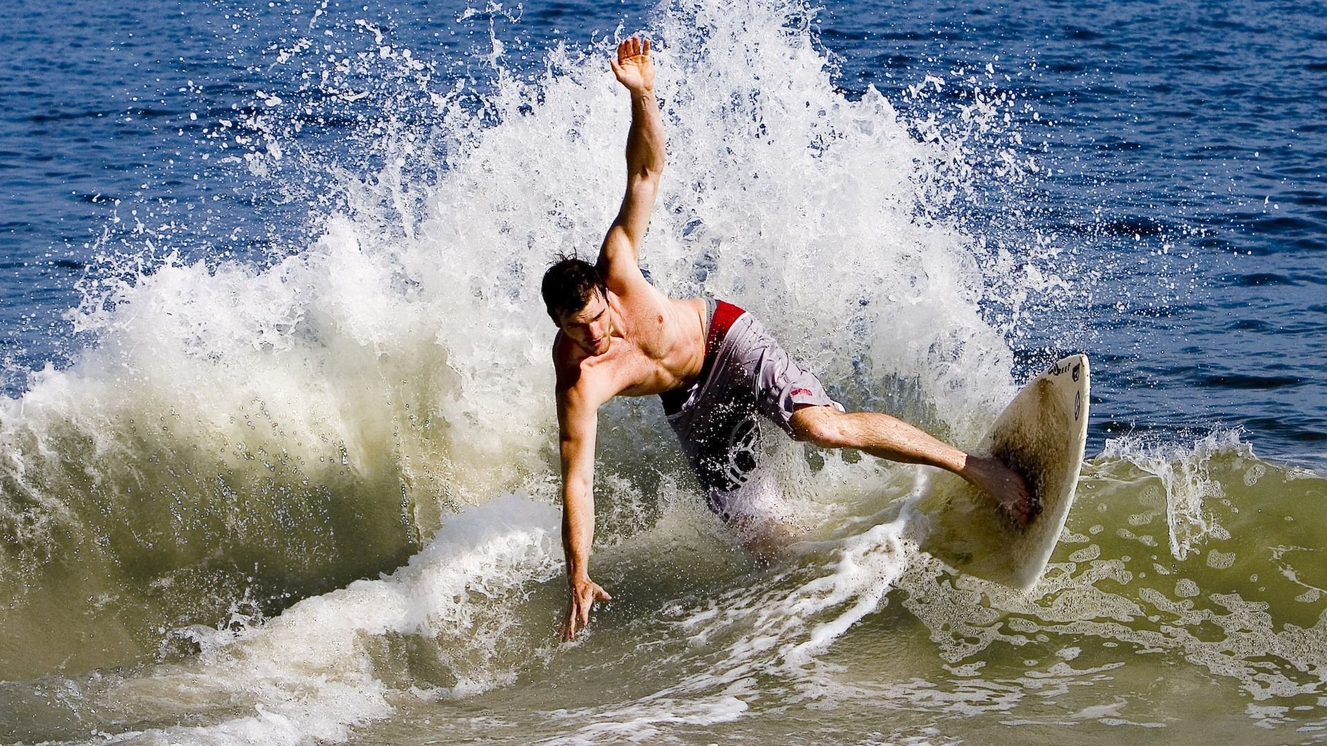 重生之火，德布劳内的怒吼与克罗地亚的坚毅翻盘